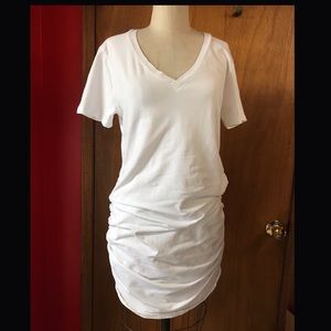 White V-neck Tommy Bahama Shirred Side Tunic Sz L